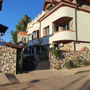 https://guest-house-momchil.sofiahotelsbg.com